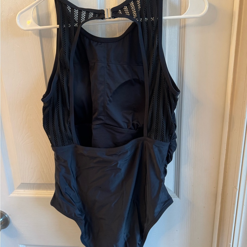 Cupshe Black One Piece Swimsuit - Picture 4 of 6